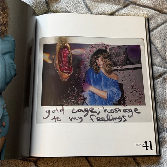 Taylor Swift RARE Reputation VIP Book Hardcover Rep Coffee Table Book Gold - Picture 5 of 6